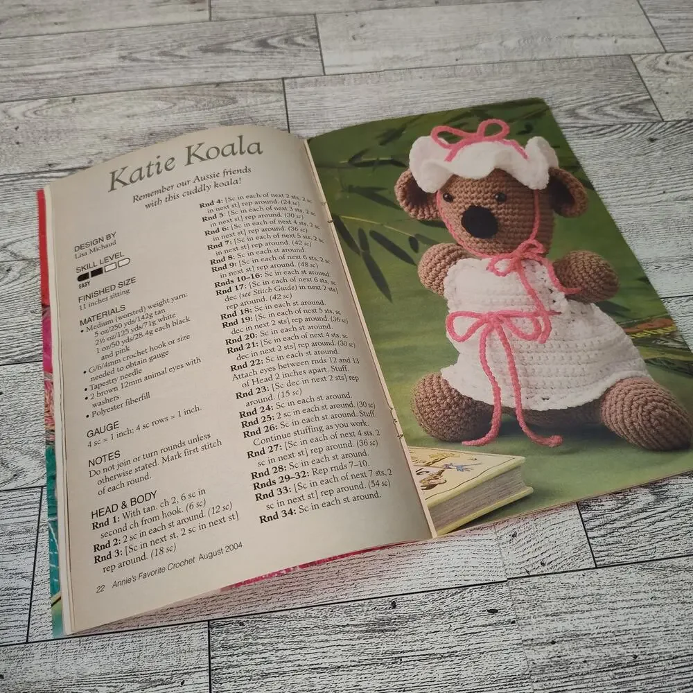 Annies Favorite Crochet 2004 Craft‎ Booklet Patterns Swimsuit Cover Vintage y2k